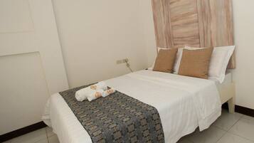 Desk, iron/ironing board, free WiFi