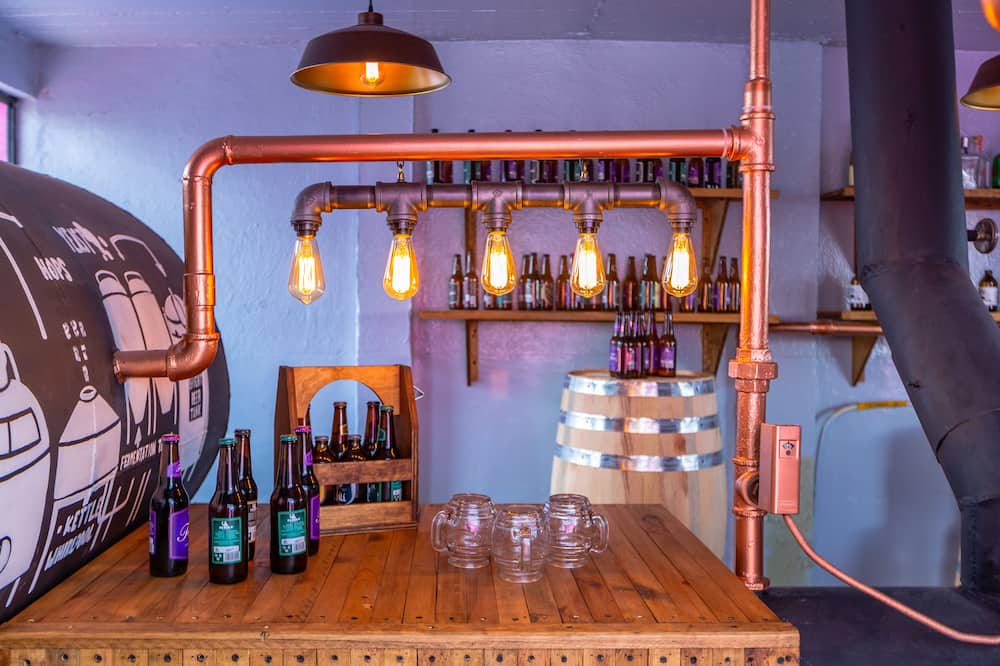 Mala Vecindad Beer Hotel
