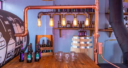 Mala Vecindad Beer Hotel