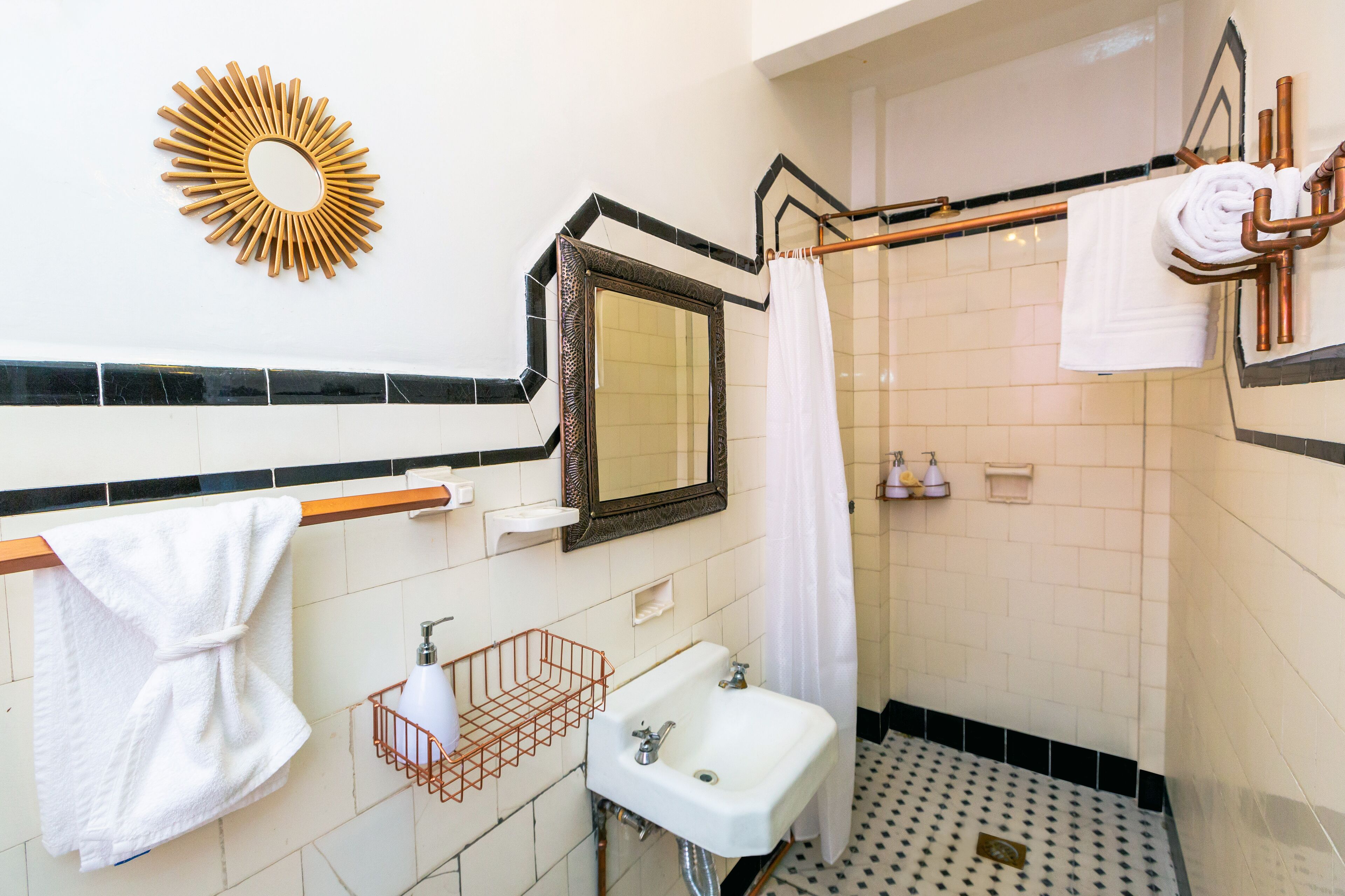 shower, rainfall showerhead, free toiletries, hair dryer