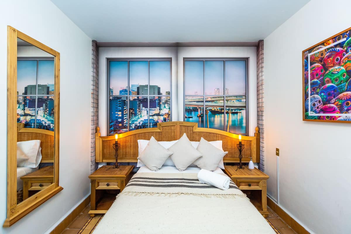 Premium bedding, in-room safe, desk, blackout curtains