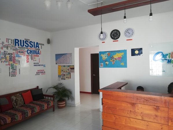 Lobby lounge