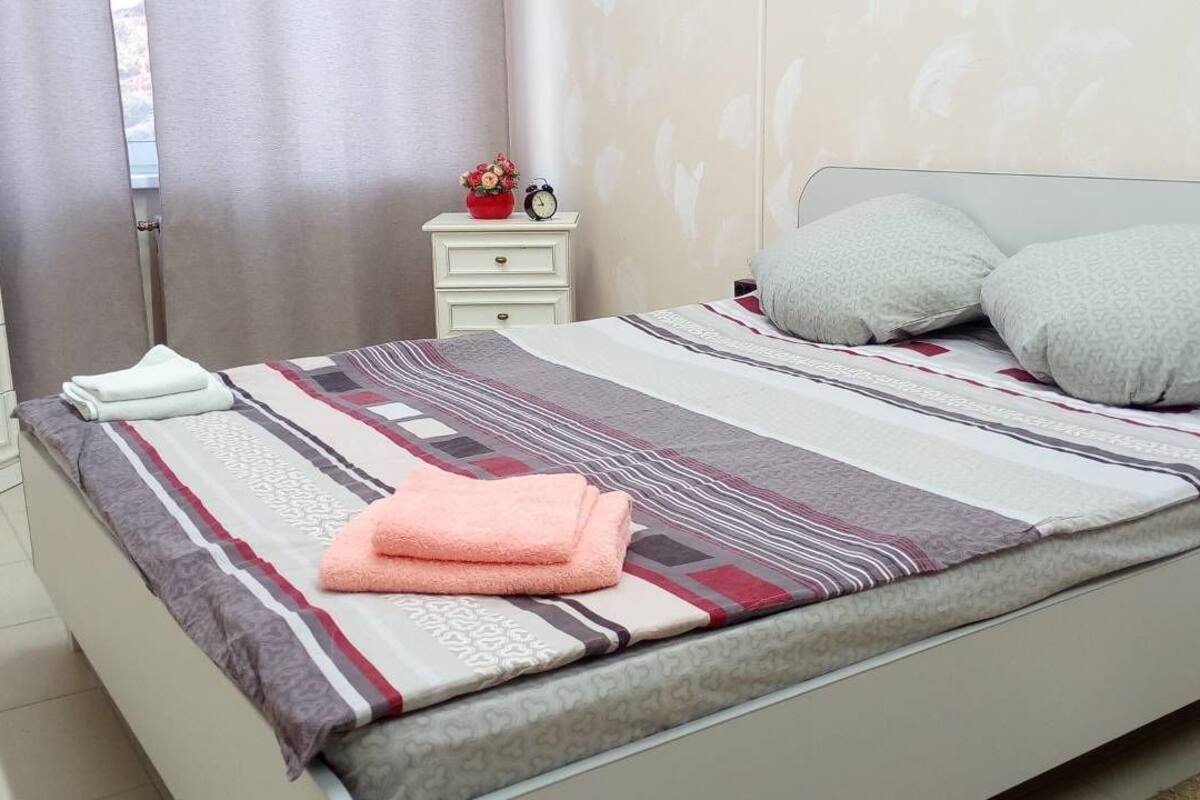 Basic-Doppelzimmer zur Einzelnutzung, 1 Doppelbett | Kostenloses WLAN, Bettwäsche