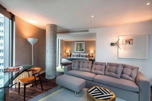 Suite, 1 cama King size y sofá cama (Biggest Suite) | 1 habitación, ropa de cama hipoalergénica y edredón 