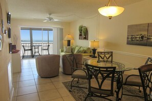 Condo, 2 Bedrooms | Living room