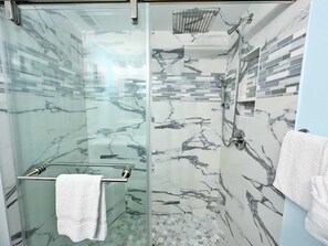 Apartment, 2 Schlafzimmer | Badezimmer