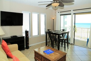 Condo, 2 Bedrooms | Dining