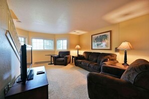 Apartamento, 2 habitaciones | Zona de estar