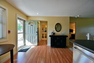 Condo, 2 Bedrooms | Interior