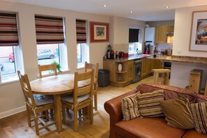 Penthouse, 3 Bedrooms | Living room | Flat-screen TV - The Jewellery Suites - Ruby (Birmingham)