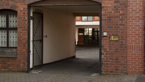Ubetjent parkering (inkludert)