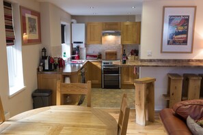Appartamento, 3 camere da letto | Cucina privata | Frigorifero, microonde, forno, piano cottura