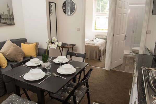 Appartement, 1 slaapkamer | Woonruimte | Flatscreentelevisie