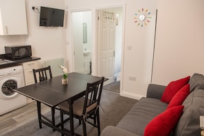 Apartment | 1 bedroom, laptop workspace, iron/ironing board, free WiFi