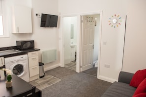Apartment | Living area | Flat-screen TV