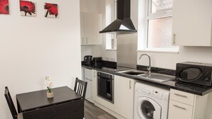 Apartment | Private kitchen - Moseley Mews Village Suites - Green (Birmingham)