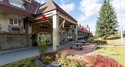Canmore Inn & Suites
