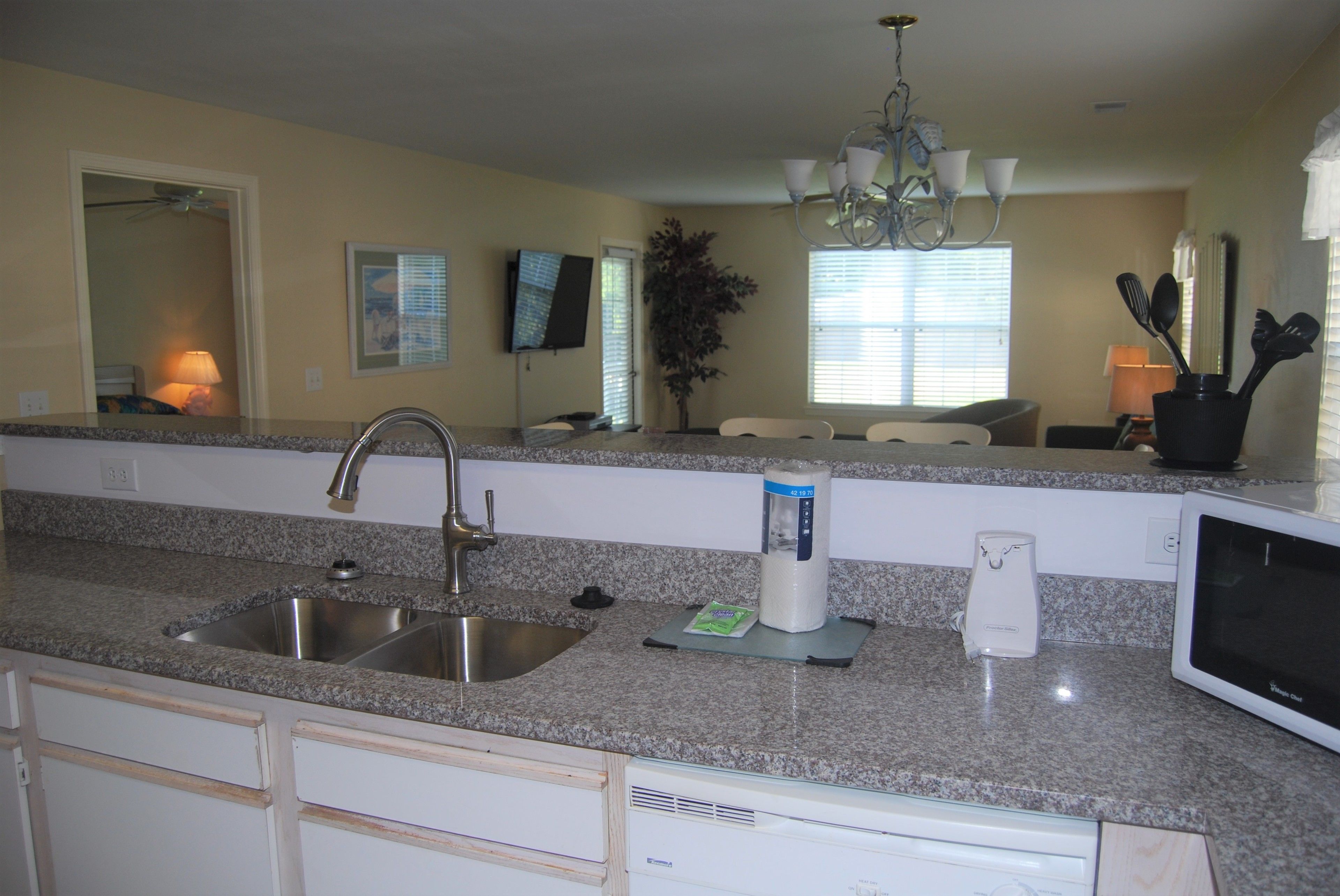 Condo, 3 Bedrooms | Private kitchen | Fridge, microwave, oven, dishwasher