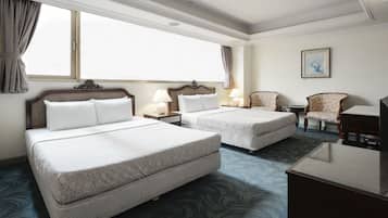 Ropa de cama de alta calidad, escritorio y cortinas blackout