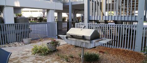 Condo, 2 Bedrooms | Property grounds