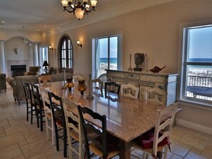 House, 6 Bedrooms | Dining