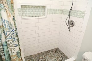Condo, 2 Bedrooms | Bathroom | Bathtub, towels