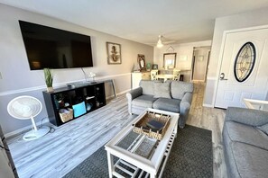 Townhome, 2 Bedrooms | Living area
