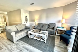 Stadtwohnung, 2 Schlafzimmer | Wohnbereich