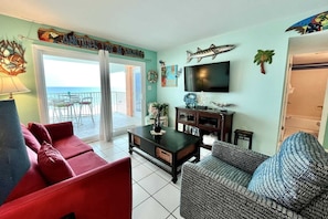 Condo, 2 Bedrooms | Living area