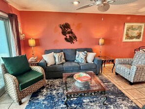 Condo, 2 Bedrooms | Living area