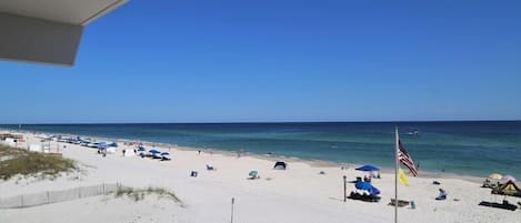 Condo, 2 habitaciones | Playa | En la playa