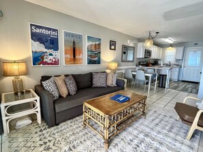 Condo, 2 Bedrooms | Living area