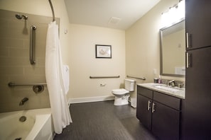 Appartement Deluxe, 1 grand lit, accessible aux personnes à mobilité réduite | Salle de bain | Baignoire, baignoire relaxante profonde