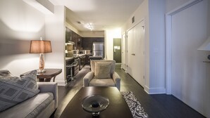 Deluxe-Apartment, 1 Queen-Bett, barrierefrei | Wohnbereich