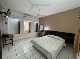 Standard Room, 1 Queen Bed | Free WiFi, bed sheets