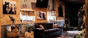 บิ๊กฮอร์ส อินน์แอนด์สวีทส์