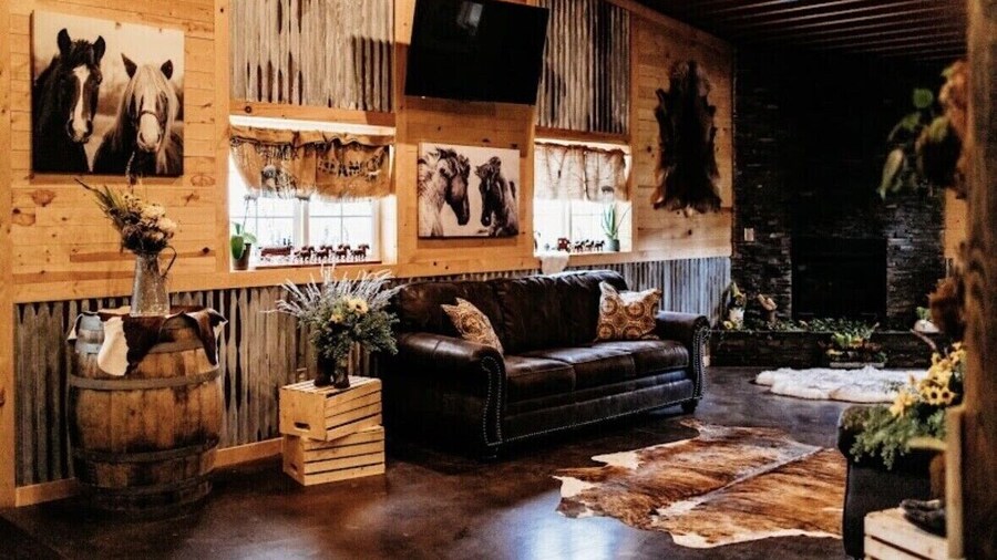 Big Horse Inn and Suites