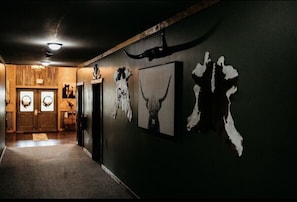 Interior - Big Horse Inn and Suites (Lewistown)