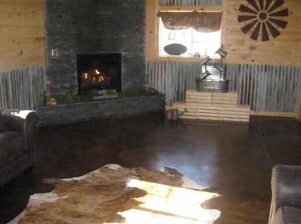 Standard Double Room, Ensuite (ADA King Standard) | Miscellaneous