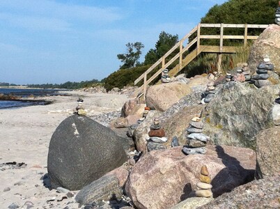 Cozy cottage 50 m from Beach