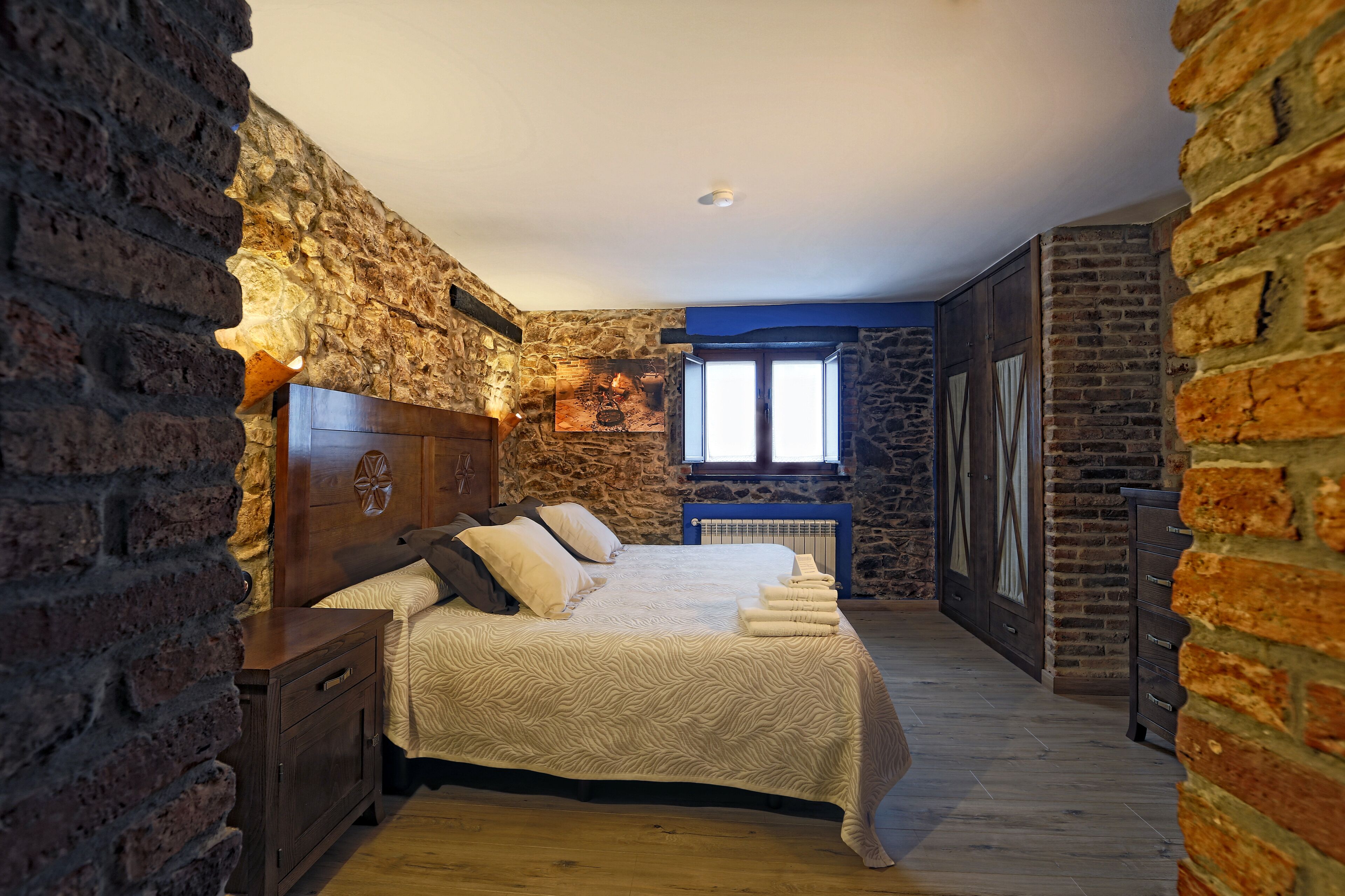 standard double room, 1 king bed | free wifi, bed sheets, wheelchair access