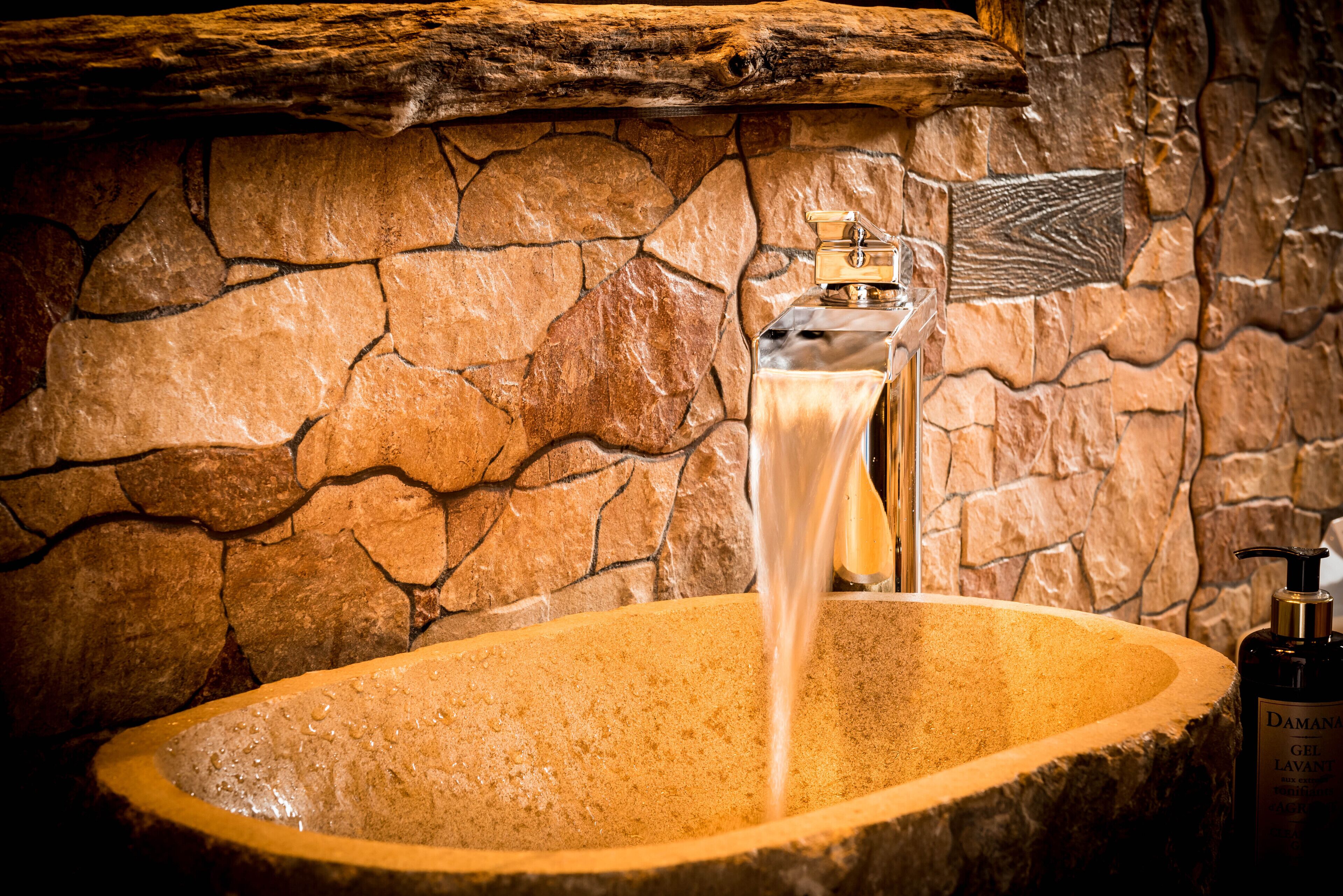 double room, mountain view | bathroom | shower, rainfall showerhead, free toiletries, hair dryer