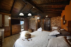 Superior Double Room, 1 King Bed, Terrace | Free WiFi, bed sheets, wheelchair access - Hotel Tejera del Nalon (Soto Del Barco)