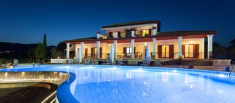 Luksusvilla med privat basseng, tennisbane og vingård | Villa Anastasia