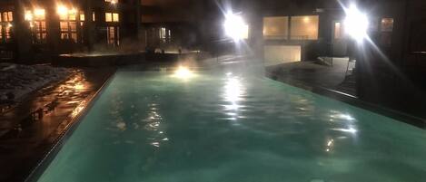 屋内プール、温水プール