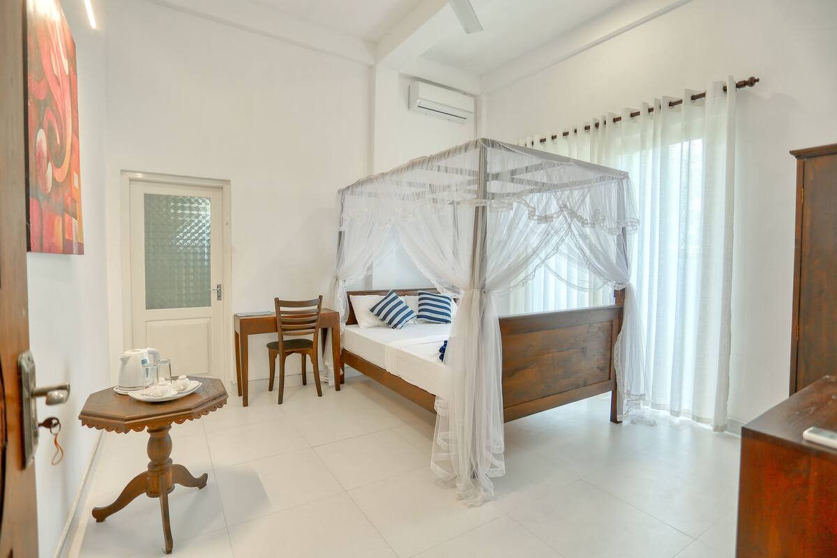 Deluxe Double Room | Premium bedding, in-room safe, iron/ironing board, free WiFi