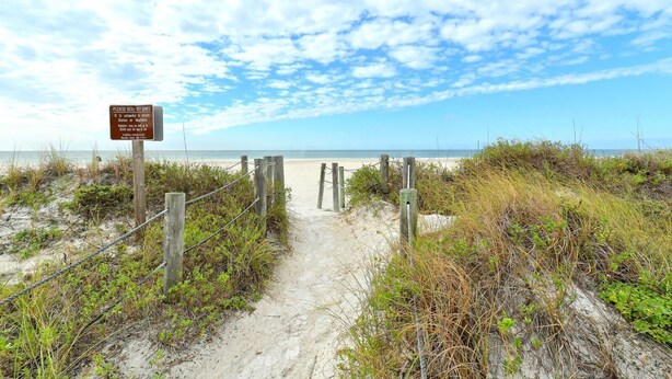 Unclassified image, 1 of 29, button - Gulf Watch 204 by Duncan Real Estate (Bradenton Beach)