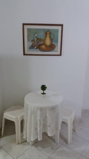 Departamento básico, varias camas | Servicio a la habitación
