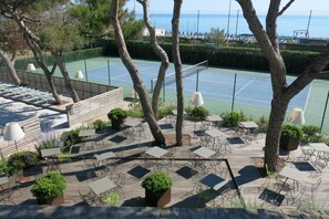 Tennis court