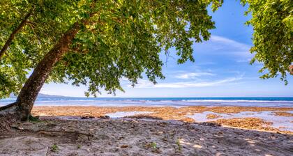 Yucca Beachfront Hotel